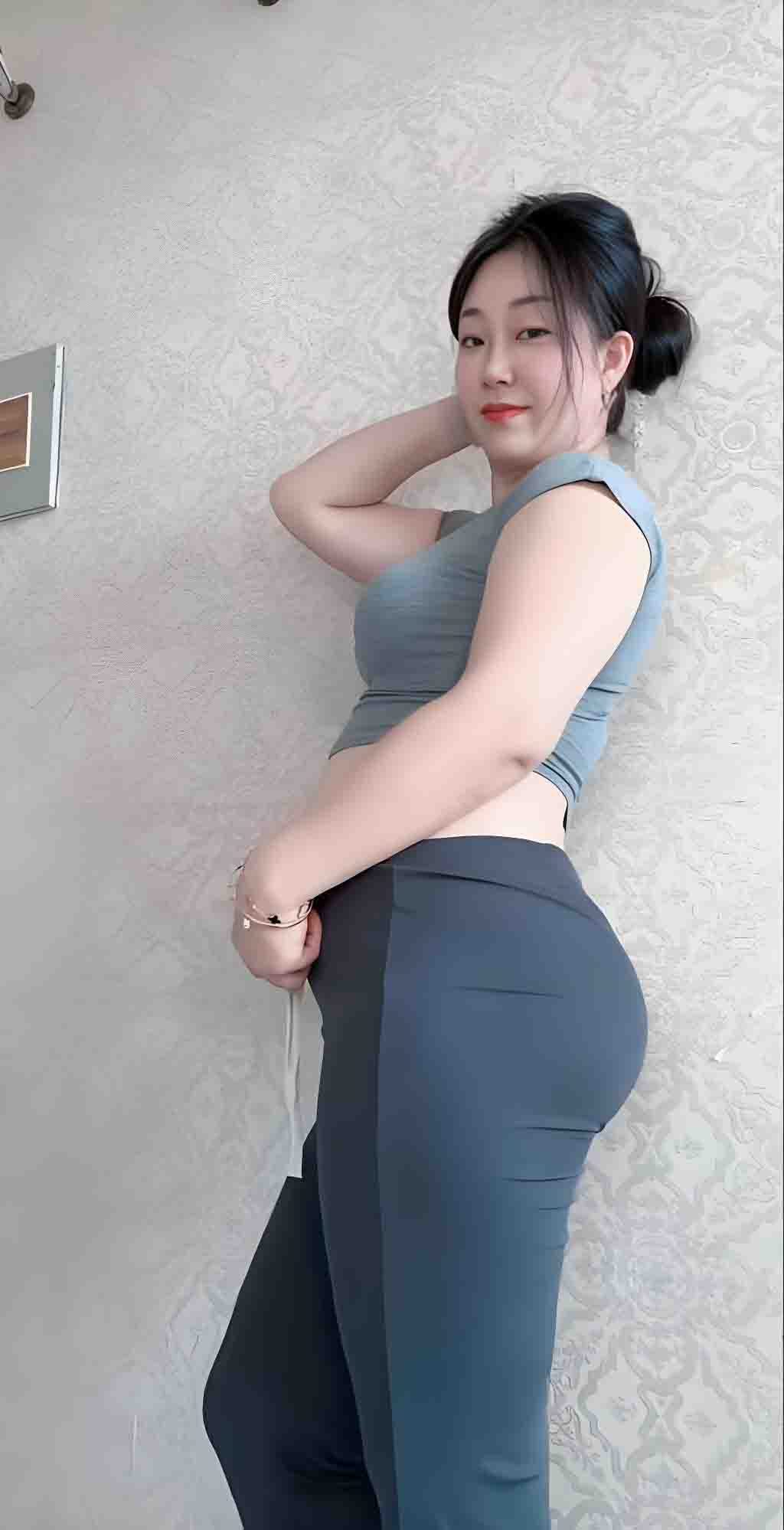 反差婊良家少妇【王素洁】大奶肥臀极品人妻约炮当母狗,情人曝光性爱艳照视频! 反差婊良家少妇【王素洁】大奶肥臀极品人妻约炮当母狗,情人曝光性爱艳照视频!